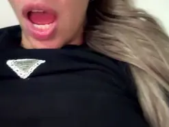 Amateur Live Sex Cam of VALENTINA77