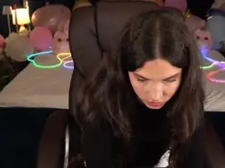 Amateur Live Sex Cam of BabyFlowerr