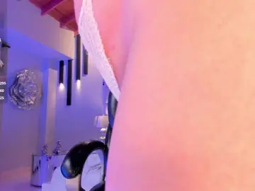 Bongacams Watch Live Sex Cams of SophieBarnett