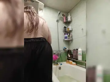 Bongacams Watch Live Sex Cams of Sweetflowera