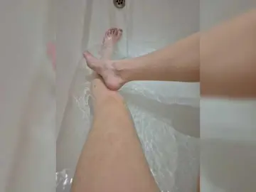 Bongacams Sex Cam of Kira-Feet