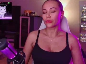 Bongacams Best Webcam of QWEENII