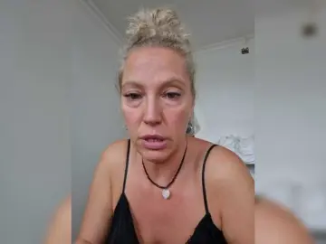 Bongacams Nude Webcam of MoonKitten