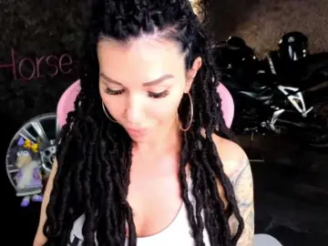 Bongacams Free Live Porn of -BABAYAGA-