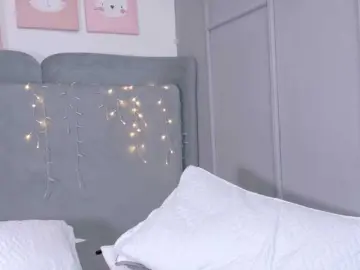 Bongacams Watch Live Sex Cams of ZaharaFox2