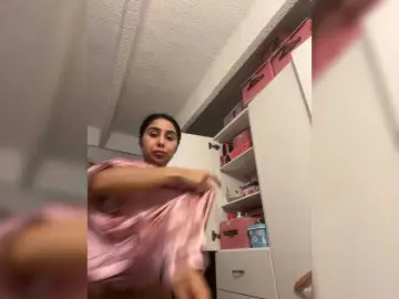 Bongacams Live Porn of SallyeLeins