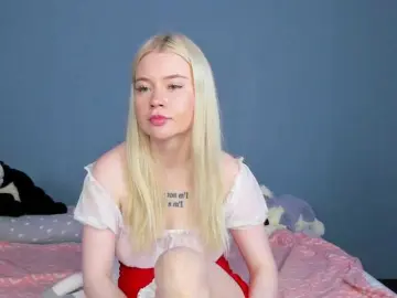 Bongacams Nude Webcam of LillieBerry