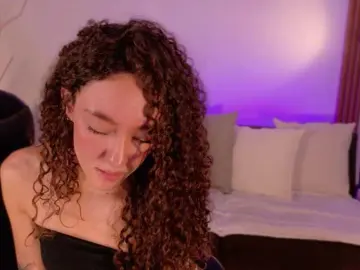 Bongacams Live Sex Cam of ChloeMoreti