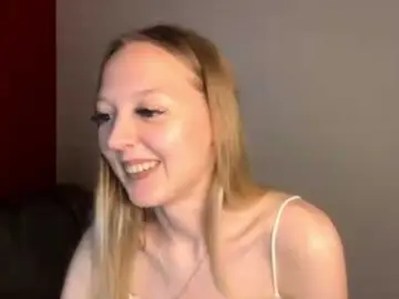 Bongacams Sex Cam of QueenieGroos