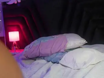 Bongacams Nude Webcam of hollyvega