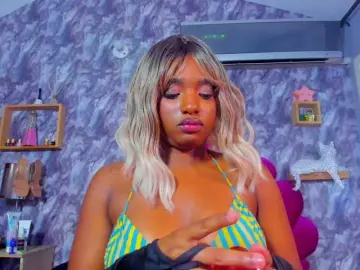 Bongacams Live Porn of EMMAPARIS