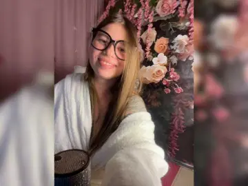 Bongacams Sex Cam of ELIZABETH-PLANET