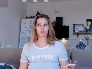 Bongacams Watch Live Sex Cams of Girlalonehome