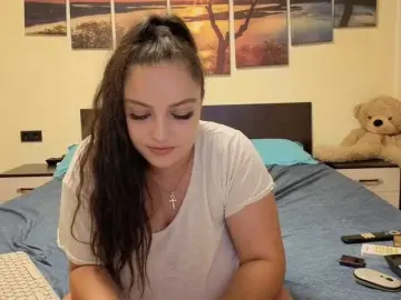 Bongacams Live Sex of adellineee