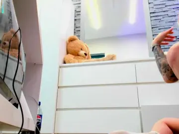 Bongacams Watch Live Sex Cams of Reina-Cummings