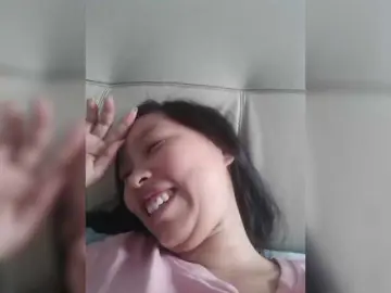 Bongacams Watch Live Sex Cams of Selinababy99