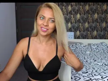 Bongacams Adult Webcam of CarlaStaceeFun