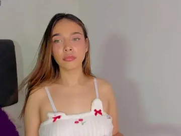 Bongacams Watch Live Sex Cams of evelin-33