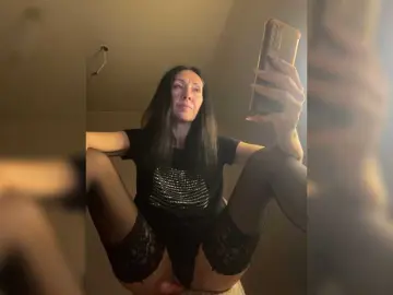 Bongacams Sex Cam of KarolinaMilf