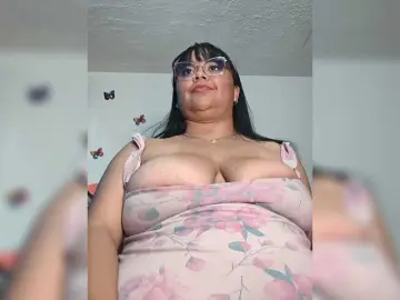 Bongacams Adult Webcam of CandyBrowm