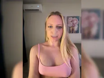 Bongacams Adult Webcam of HotWillow