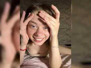 Bongacams Nude Webcam of 18YoungPussy18
