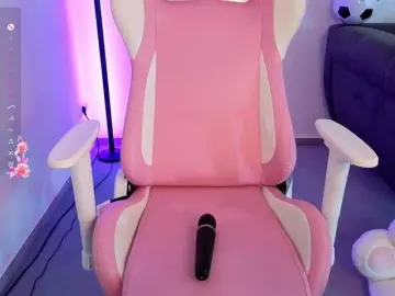 Bongacams Best live sex cam show of cantfitmybra
