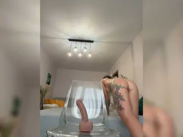 Bongacams Watch Live Sex Cams of Julia93cherry