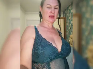 Bongacams Nude Webcam of Find-me2