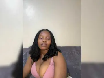 Bongacams Adult Webcams of Curvy-maxy9