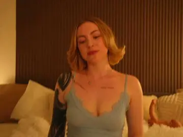 Bongacams Watch Live Sex Cams of TouchMyAss