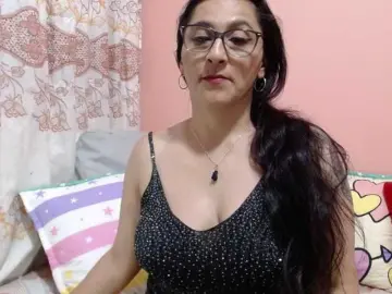 Bongacams Free Live Porn of KarinaSuarez1