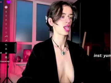 Bongacams Nude Webcam of SweetieTati
