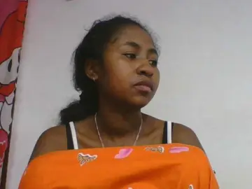 Bongacams Watch Live Sex Cams of Marinah1a