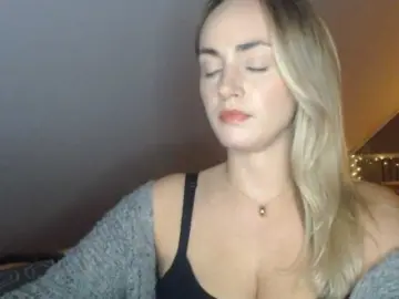 Bongacams Nude Webcam of ScarlettXQueen
