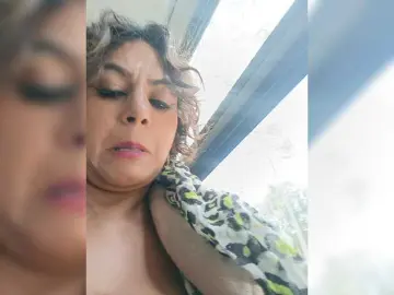 Bongacams Free Live Porn of AlexaBrown12