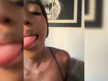 Bongacams Best Webcam of NahomiEbony01