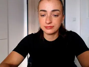 Bongacams Watch Live Sex Cams of LorennePlay