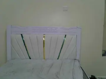 Bongacams Sex Cam of PetiteNoir