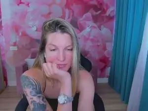 Cam4 Free Live Porn of EmilyWalkeri