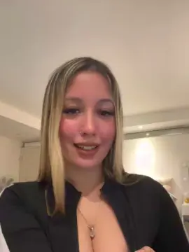 Cam4 Sex Cam of Mialunaxx