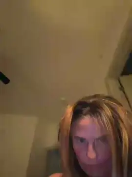 Cam4 Adult Webcam of Mercedes550cls