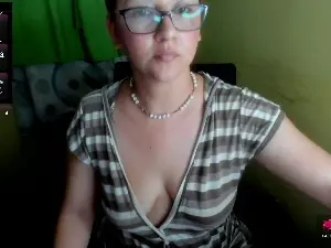 Cam4 Live Sex of Lucia_Milf