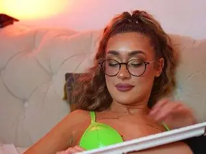 Cam4 Live Sex of AileenKiss