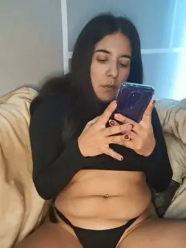 Cam4 Live Porn of MoiraKiss