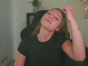 Cam4 Live Porn of VivienVance