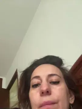 Cam4 Free Live Porn of renattabigboobs