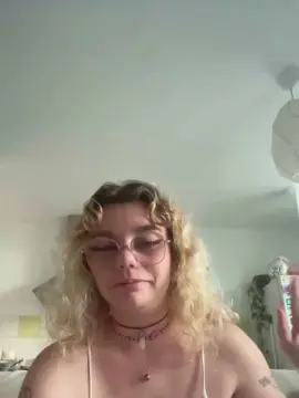 Cam4 Sex Chat of Emy_2002