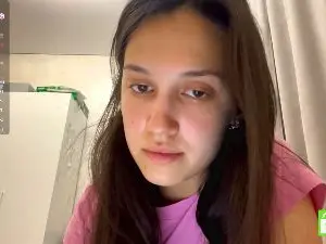 Cam4 Live Sex of AleenGuckes