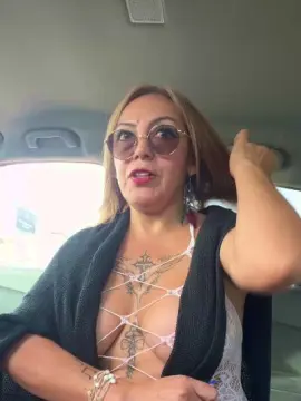 Cam4 Adult Webcam of charlotte_milf3